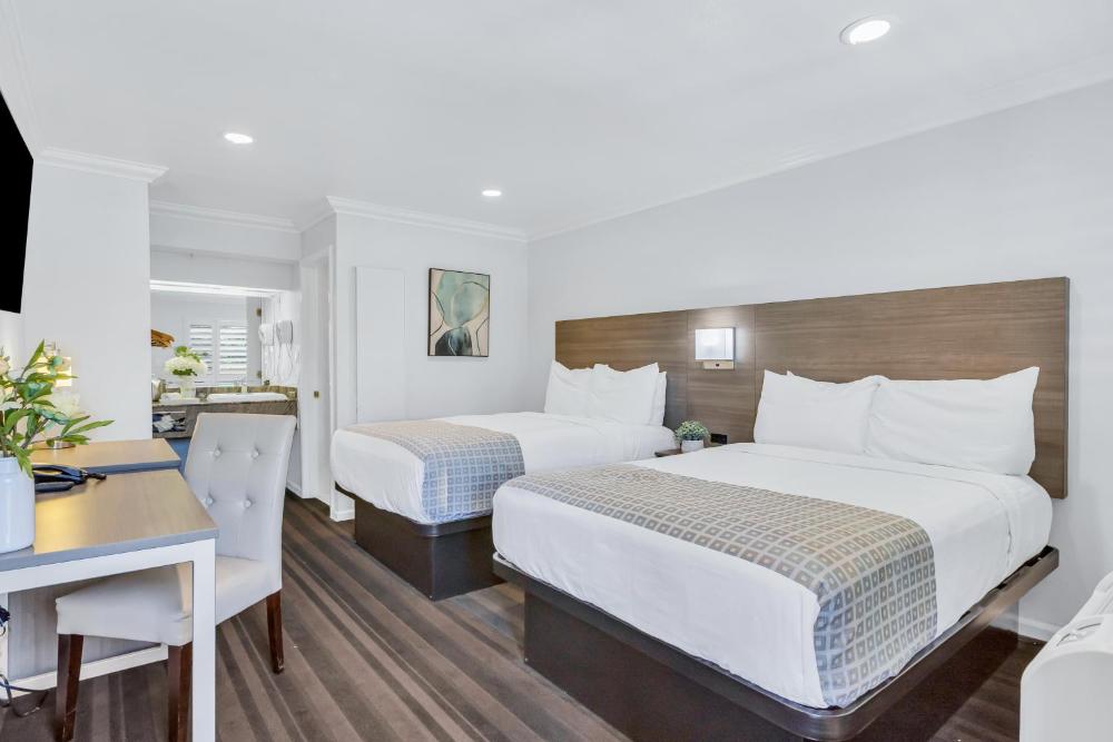 Two Double Beds Non-Smoking interior